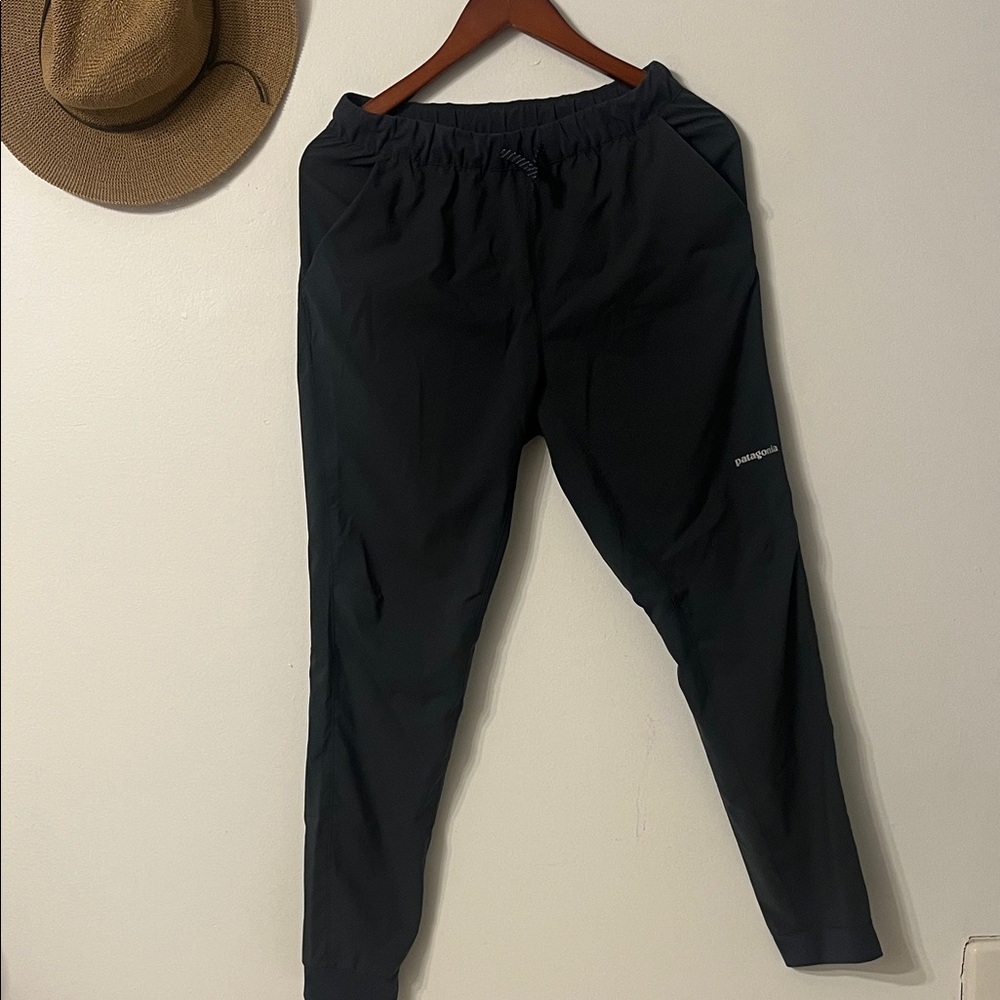Patagonia women, Black Athletic Joggers